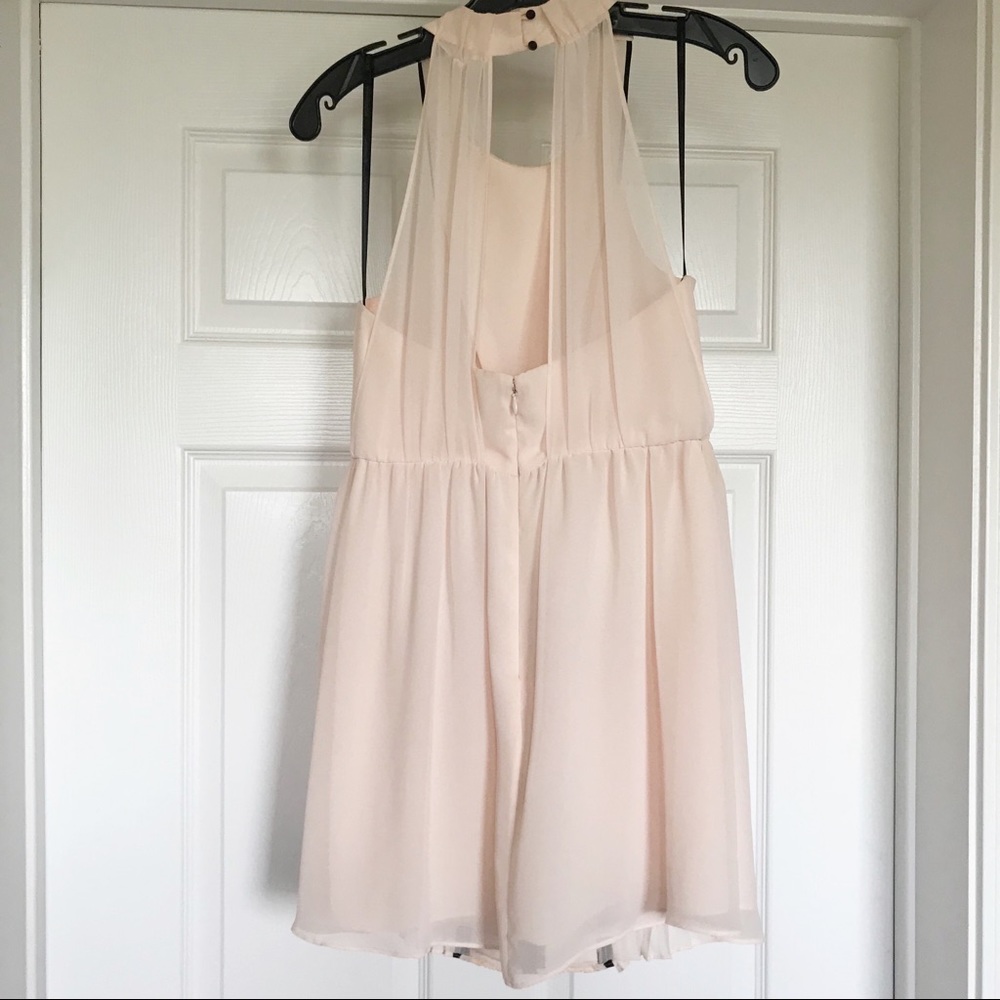 EUC BCBG Pleated Flowy Dress in Pale Peach Size 4 - Picture 9 of 12